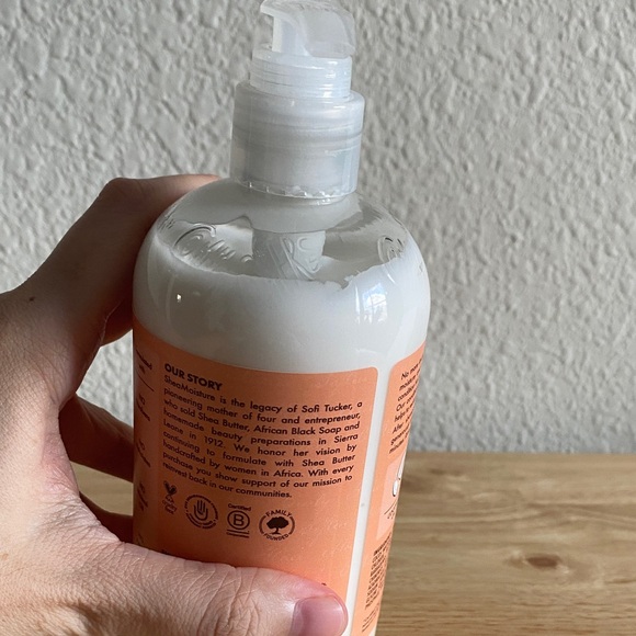 Shea Moisture Coconut & Hibiscus Curl & Shine Conditioner - Picture 8 of 8